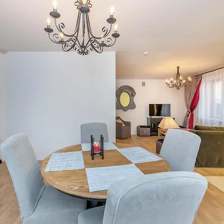 Luxury Gaono Old Town I Self Check In I Free Private Parking Apartment *